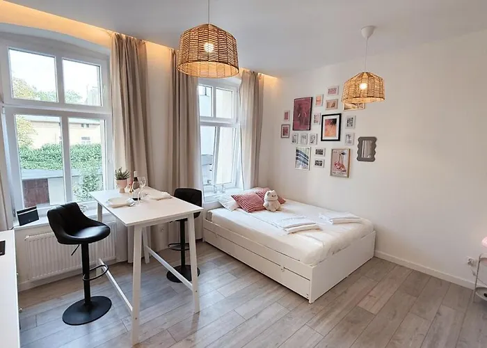 Stylish On A Historic & Trendy Street Lejlighed