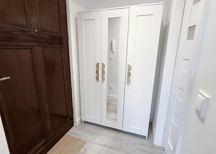 Stylish On A Historic & Trendy Street *